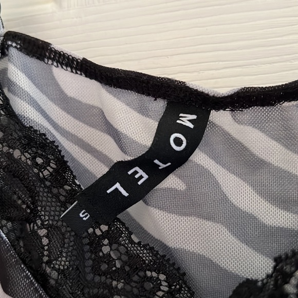 Zebra mesh lace camisole cropped tank top - Picture 4 of 4